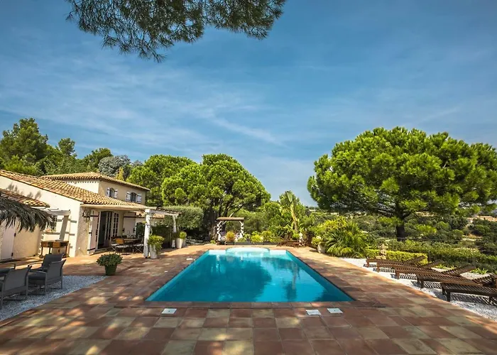 Zen Ste Maxime Avec Vue Villa